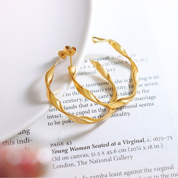 Titanium Steel C-Hoop Earrings - Picture 3 of 9